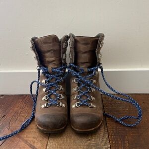 Sorel Brown Heeled Boots with Blue Laces